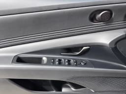Hyundai Elantra SEL Sport IVT 2026 — side view