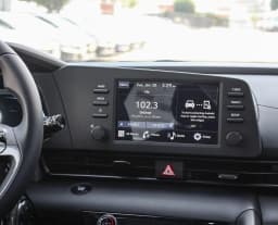 Hyundai Elantra SEL Sport IVT 2026 — side view