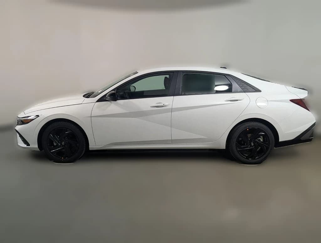 Hyundai Elantra SEL Sport IVT 2026 — side view