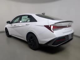 Hyundai Elantra SEL Sport IVT 2026 — side view