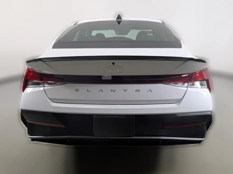 Hyundai Elantra SEL Sport IVT 2026 — side view