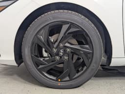 Hyundai Elantra SEL Sport IVT 2026 — side view
