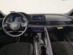 Hyundai Elantra SEL Sport IVT 2026 — side view
