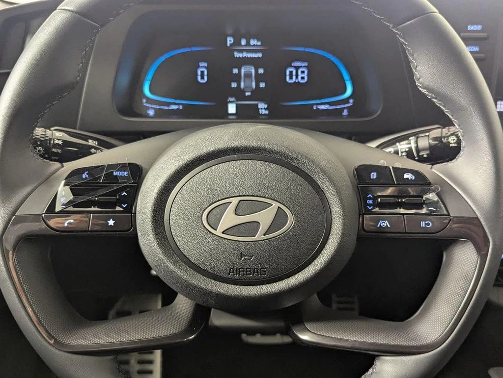 Hyundai Elantra SEL Sport IVT 2026 — side view