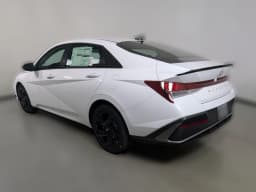 Hyundai Elantra SEL Sport IVT 2026 — side view