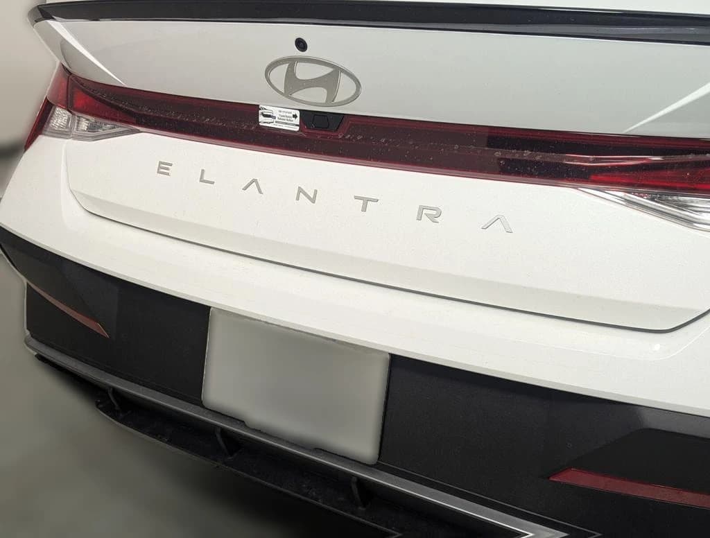 Hyundai Elantra SEL Sport IVT 2026 — side view