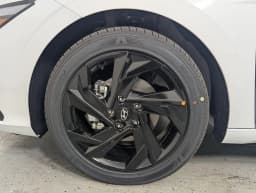Hyundai Elantra SEL Sport IVT 2026 — side view