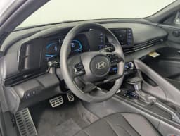 Hyundai Elantra SEL Sport IVT 2026 — side view