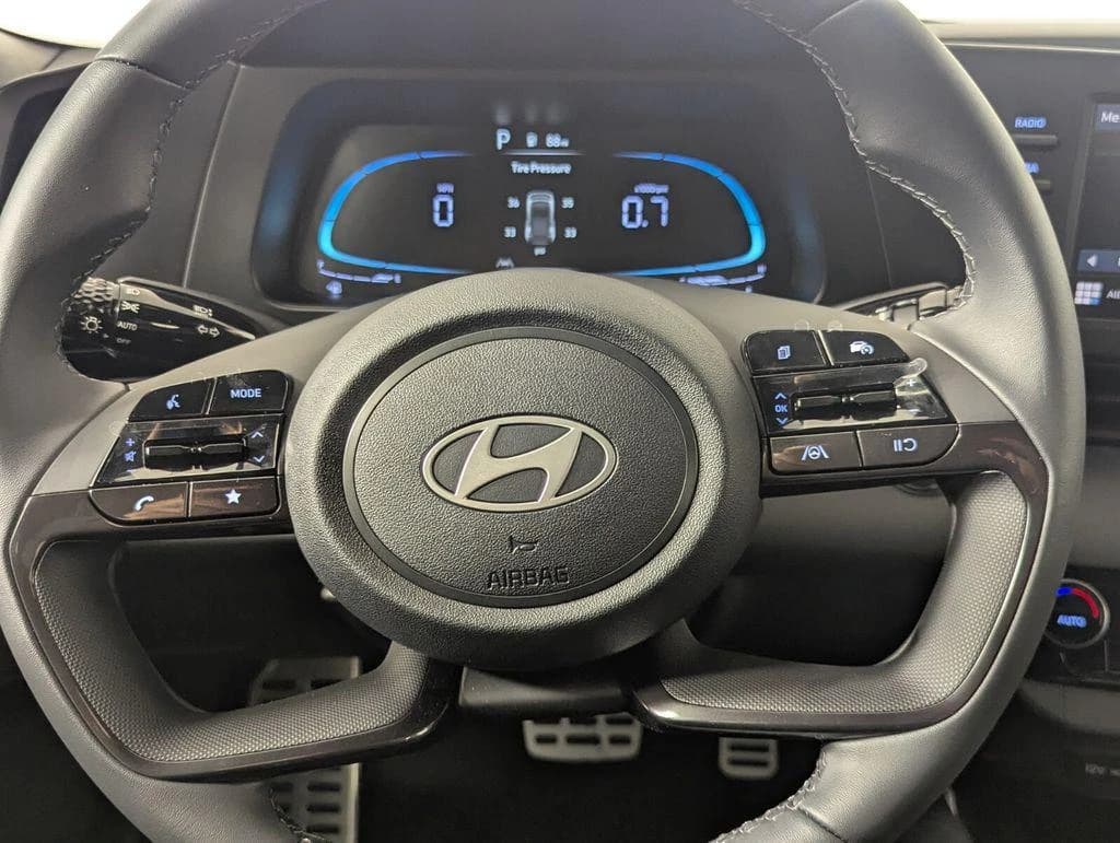 Hyundai Elantra SEL Sport IVT 2026 — side view