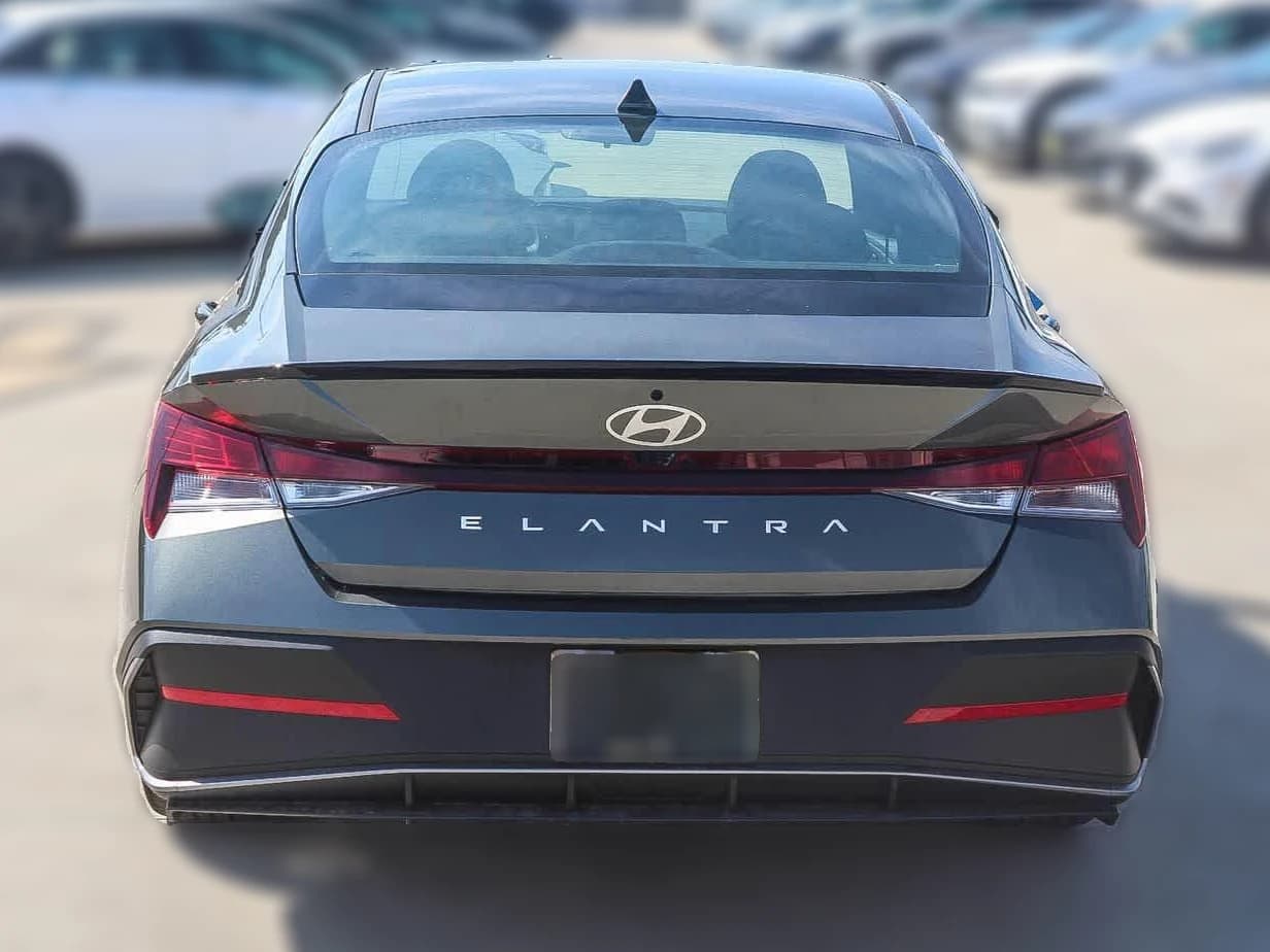Hyundai Elantra SEL Sport Plus Sedan 2026 — side view