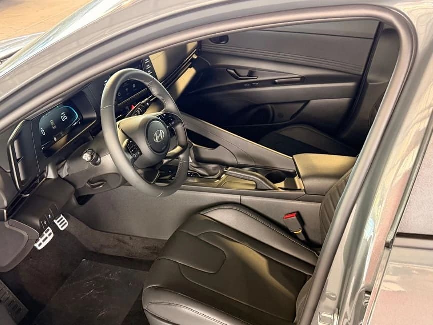 Hyundai Elantra SEL Sport Plus Sedan 2026 — side view