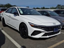 Hyundai Elantra SEL Sport IVT 2026 — side view