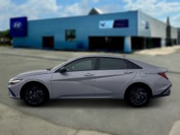 Hyundai Elantra SEL Sport IVT 2026 — side view