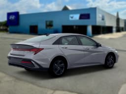 Hyundai Elantra SEL Sport IVT 2026 — side view