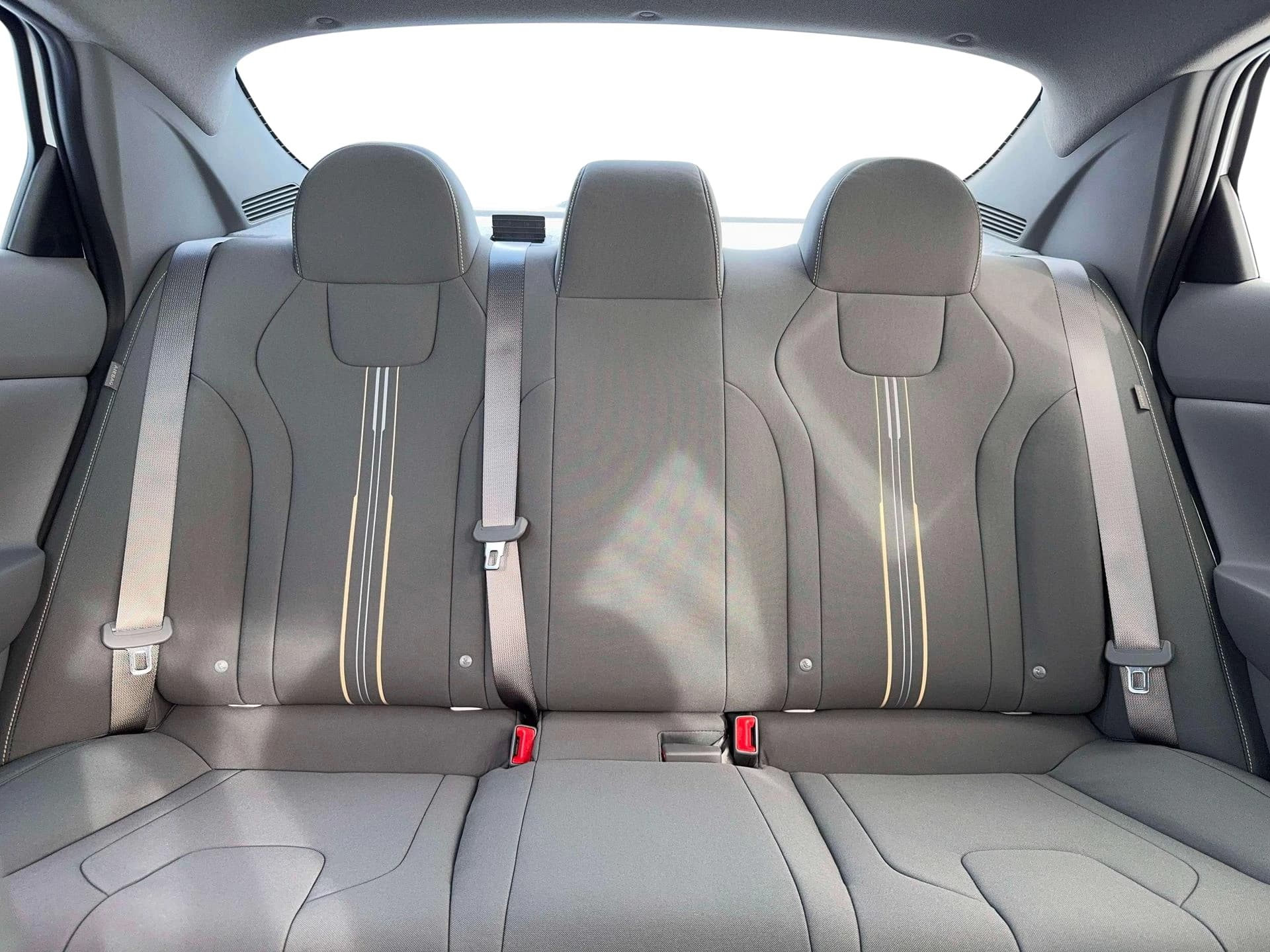 Hyundai Elantra SEL Sport IVT 2026 — side view