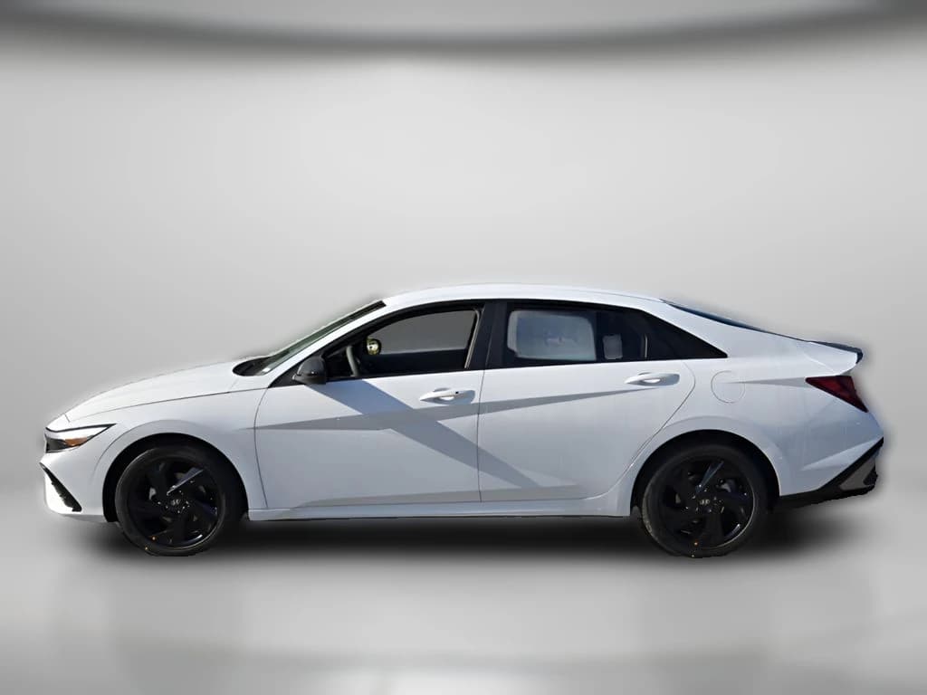 Hyundai Elantra SEL Sport Sedan 2026 — side view