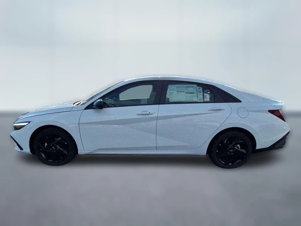 Hyundai Elantra SEL Sport Sedan 2026 — side view