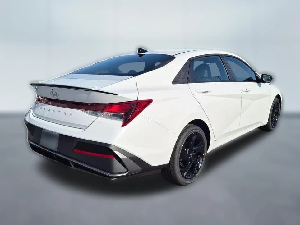 Hyundai Elantra SEL Sport Sedan 2026 — side view