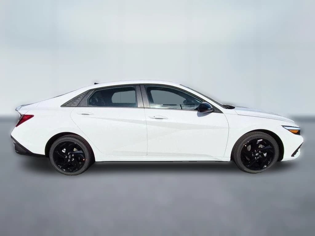 Hyundai Elantra SEL Sport Sedan 2026 — side view