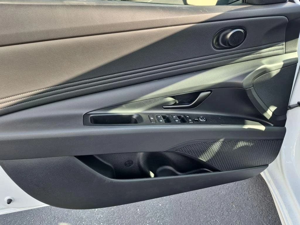 Hyundai Elantra SEL Sport Sedan 2026 — side view