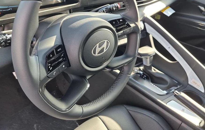 Hyundai Elantra SEL Sport Sedan 2026 — side view