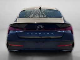 Hyundai Elantra SEL Sport IVT 2026 — side view
