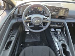 Hyundai Elantra SEL Sport IVT 2026 — side view