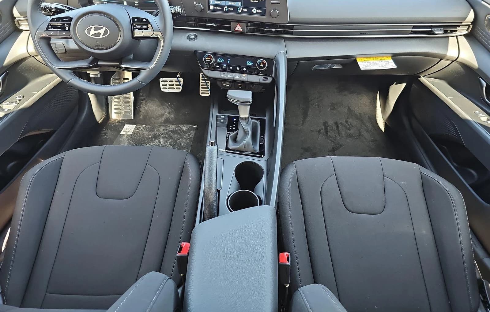 Hyundai Elantra SEL Sport Sedan 2026 — side view