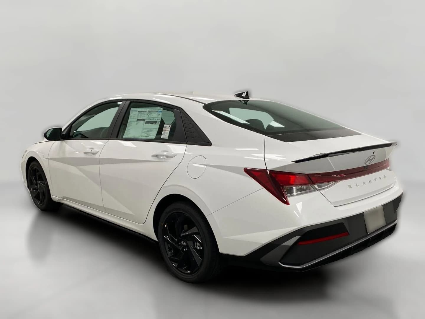 Hyundai Elantra SEL Sport Plus Sedan 2026 — side view