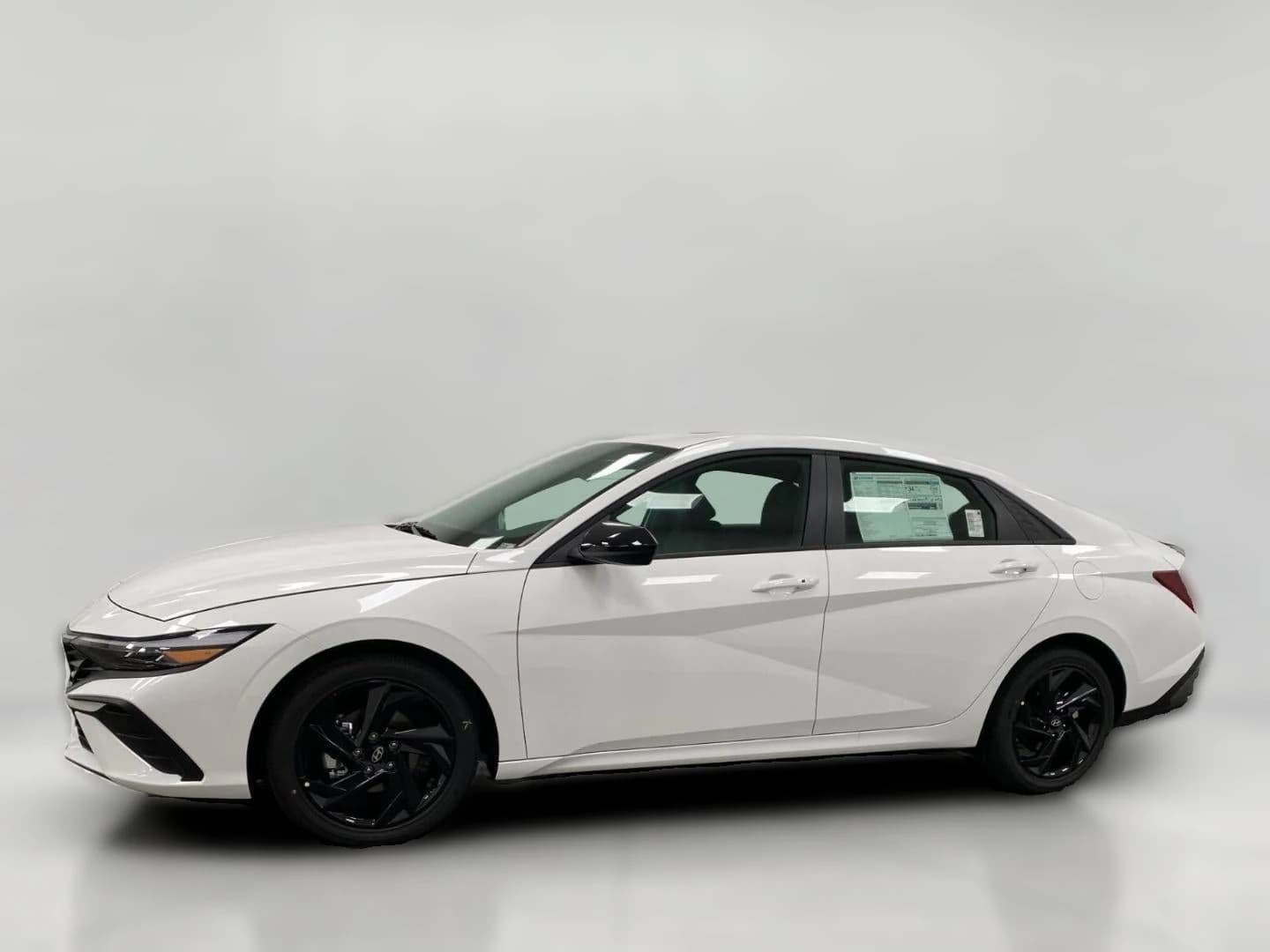 Hyundai Elantra SEL Sport Plus Sedan 2026 — side view