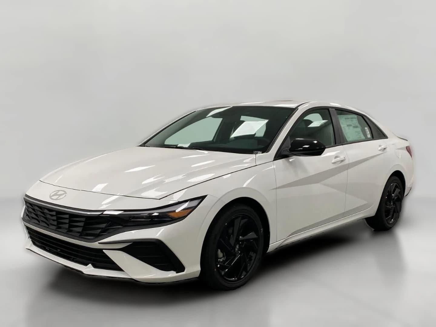 Hyundai Elantra SEL Sport Plus Sedan 2026 — side view