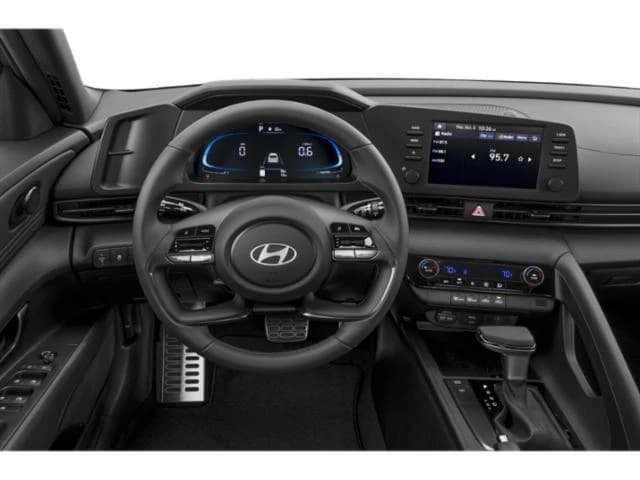 Hyundai Elantra SEL Sport IVT 2026 — side view