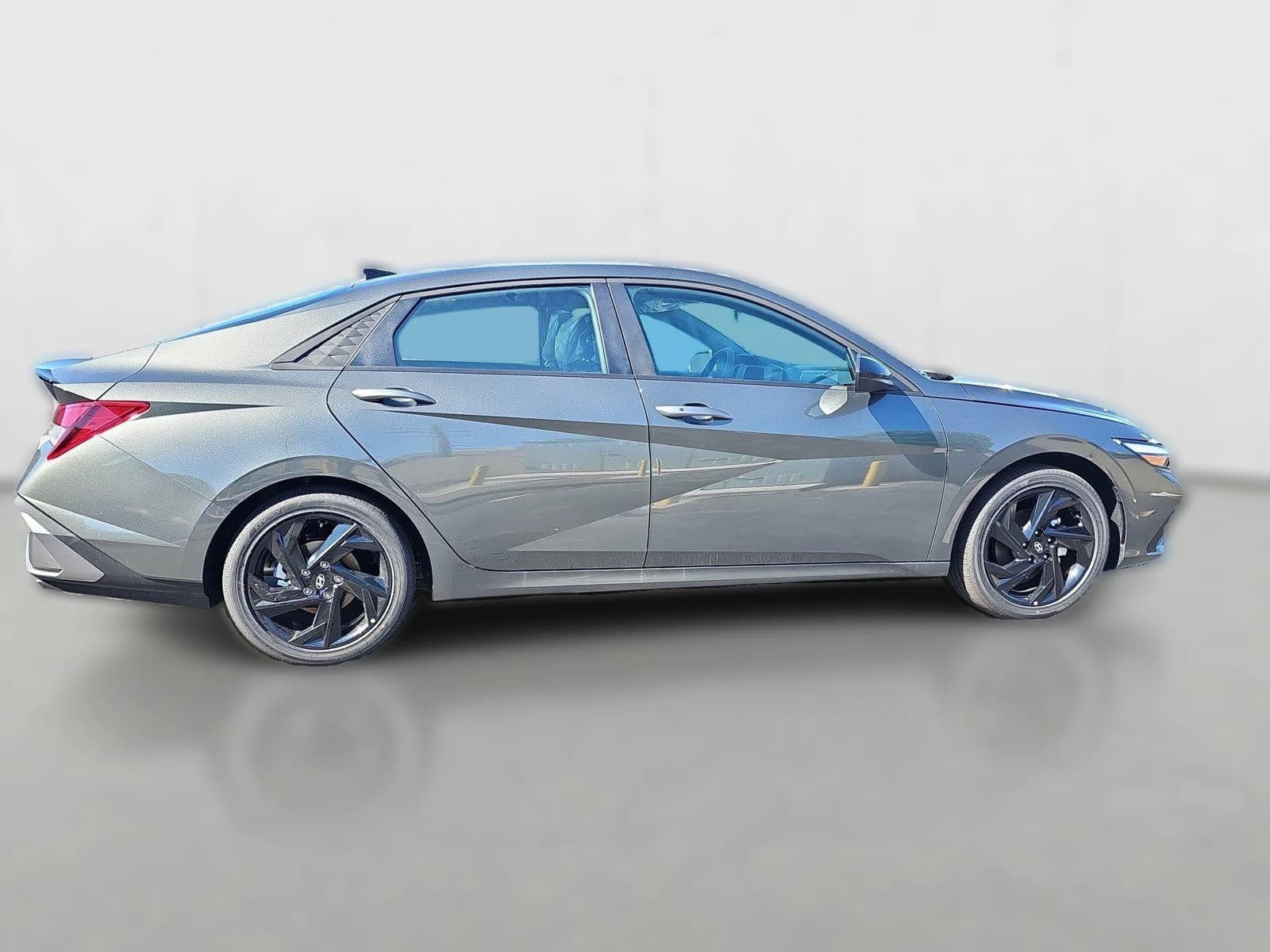 Hyundai Elantra SEL Sport Plus Sedan 2026 — side view