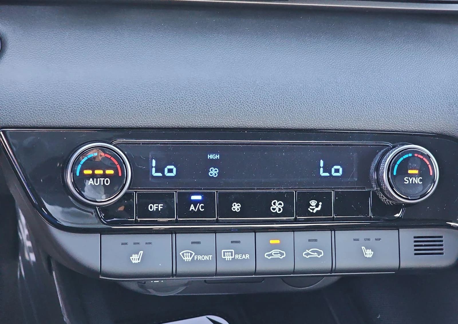 Hyundai Elantra SEL Sport Plus Sedan 2026 — side view