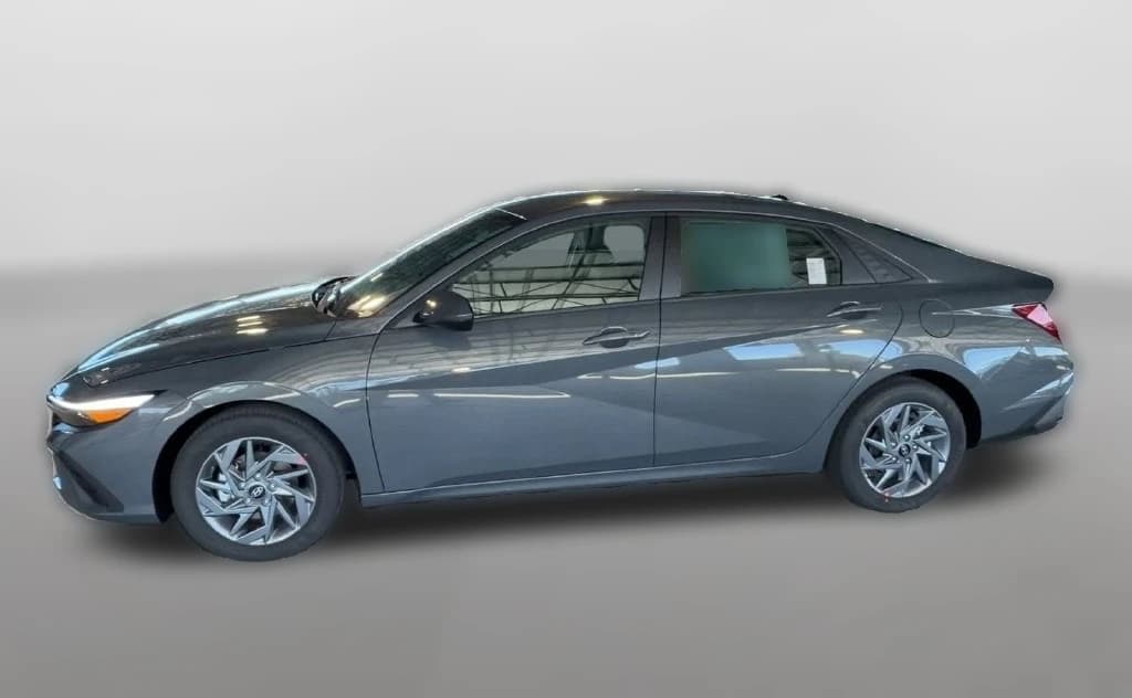Hyundai Elantra Hybrid Blue Sedan 2026 — side view
