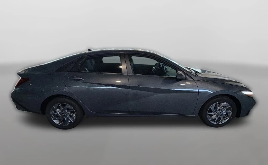 Hyundai Elantra Hybrid Blue Sedan 2026 — side view