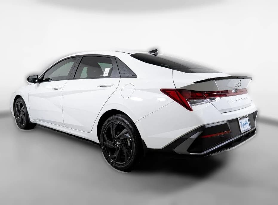 Hyundai Elantra Hybrid SEL Sport Sedan 2026 — side view