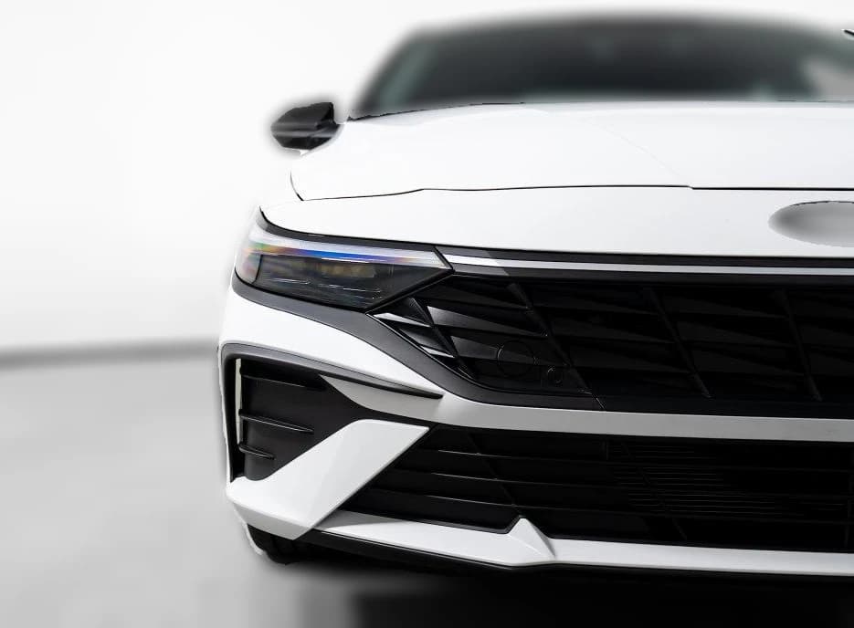 Hyundai Elantra Hybrid SEL Sport Sedan 2026 — side view