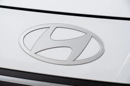 Hyundai Elantra Hybrid SEL Sport Sedan 2026 — side view