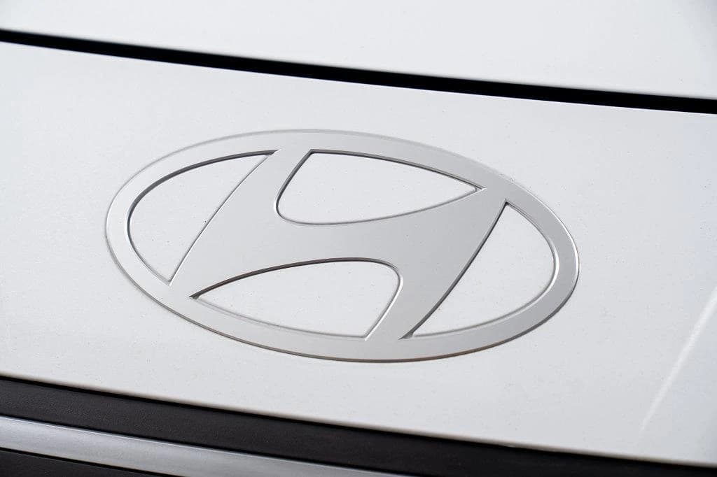 Hyundai Elantra Hybrid SEL Sport Sedan 2026 — side view
