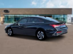 Hyundai Elantra Hybrid Limited Sedan 2026 — side view