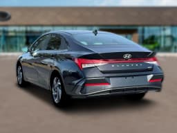 Hyundai Elantra Hybrid Limited Sedan 2026 — side view
