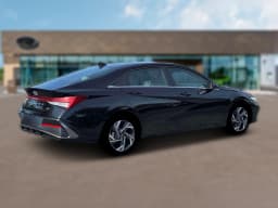 Hyundai Elantra Hybrid Limited Sedan 2026 — side view