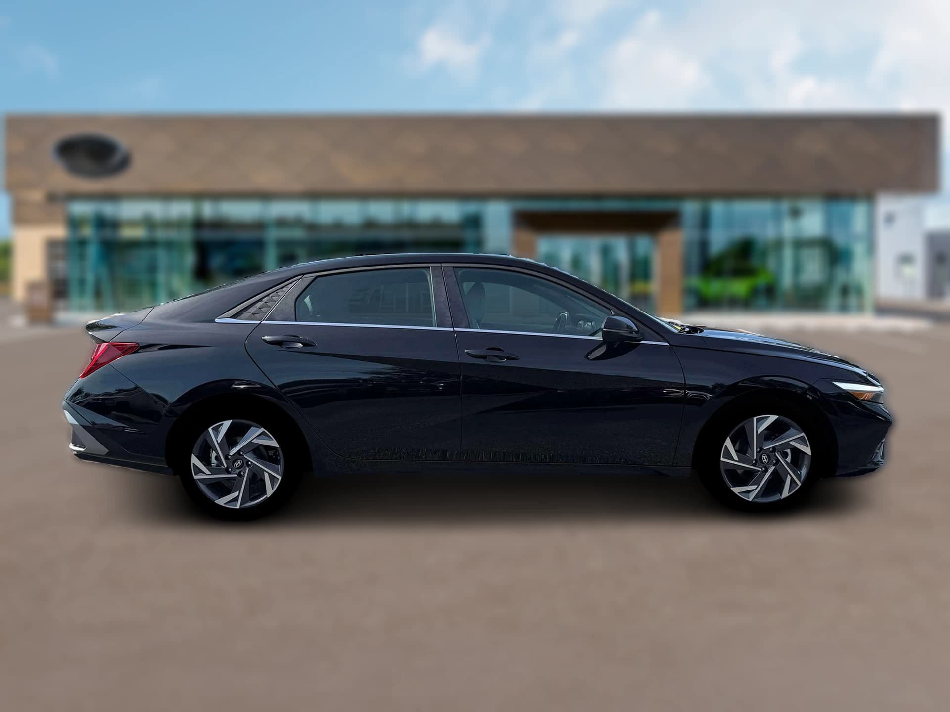 Hyundai Elantra Hybrid Limited Sedan 2026 — side view