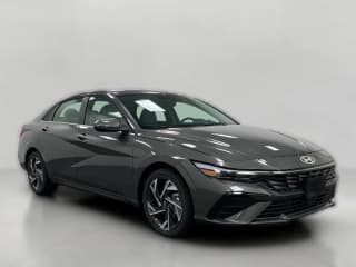 Hyundai Elantra Hybrid Limited Sedan