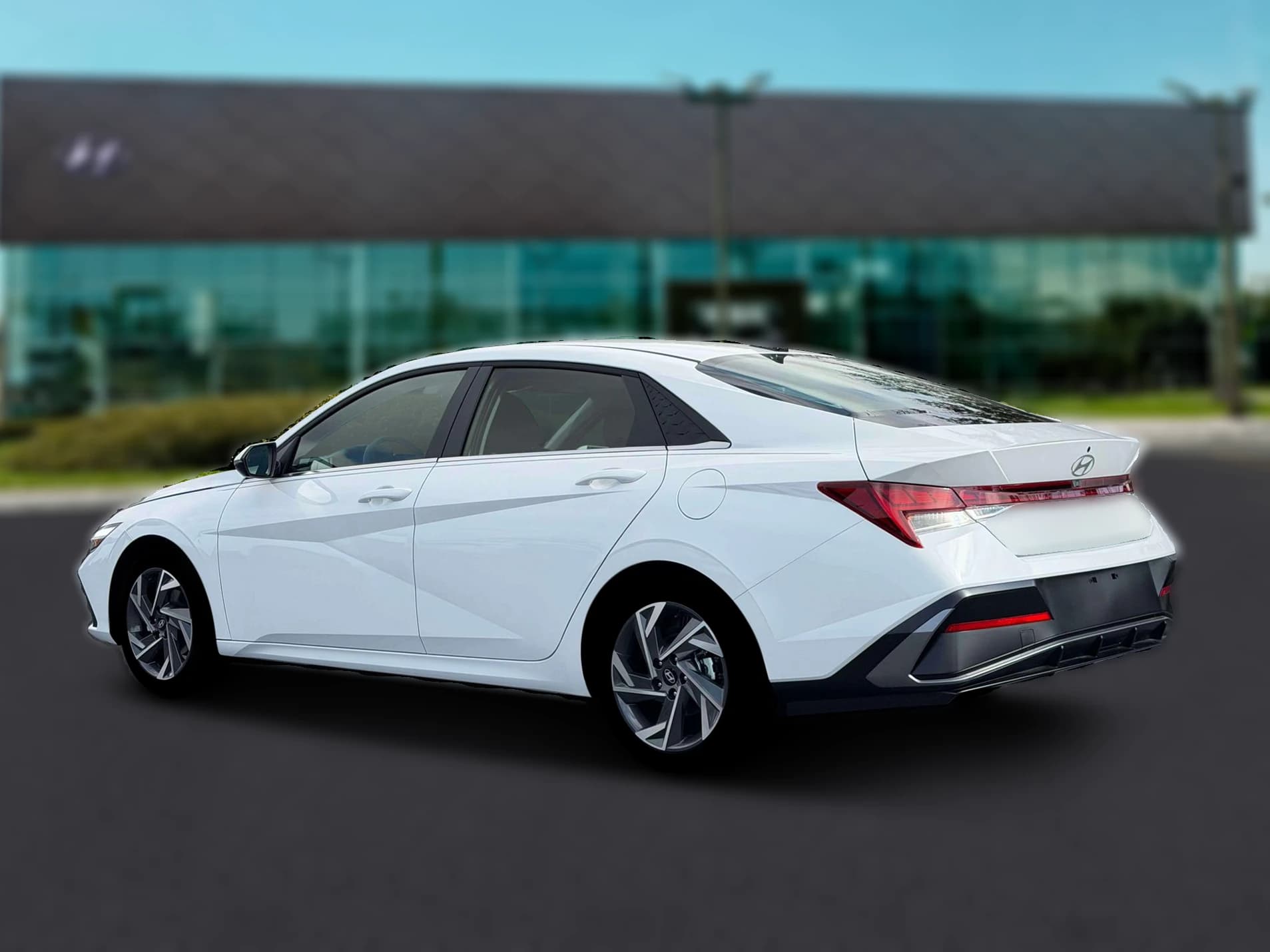 Hyundai Elantra Hybrid Limited Sedan 2026 — side view