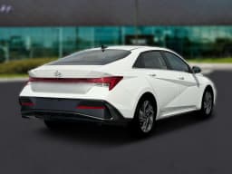 Hyundai Elantra Hybrid Limited Sedan 2026 — side view
