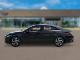 Hyundai Elantra Hybrid Limited DCT 2025 — side view