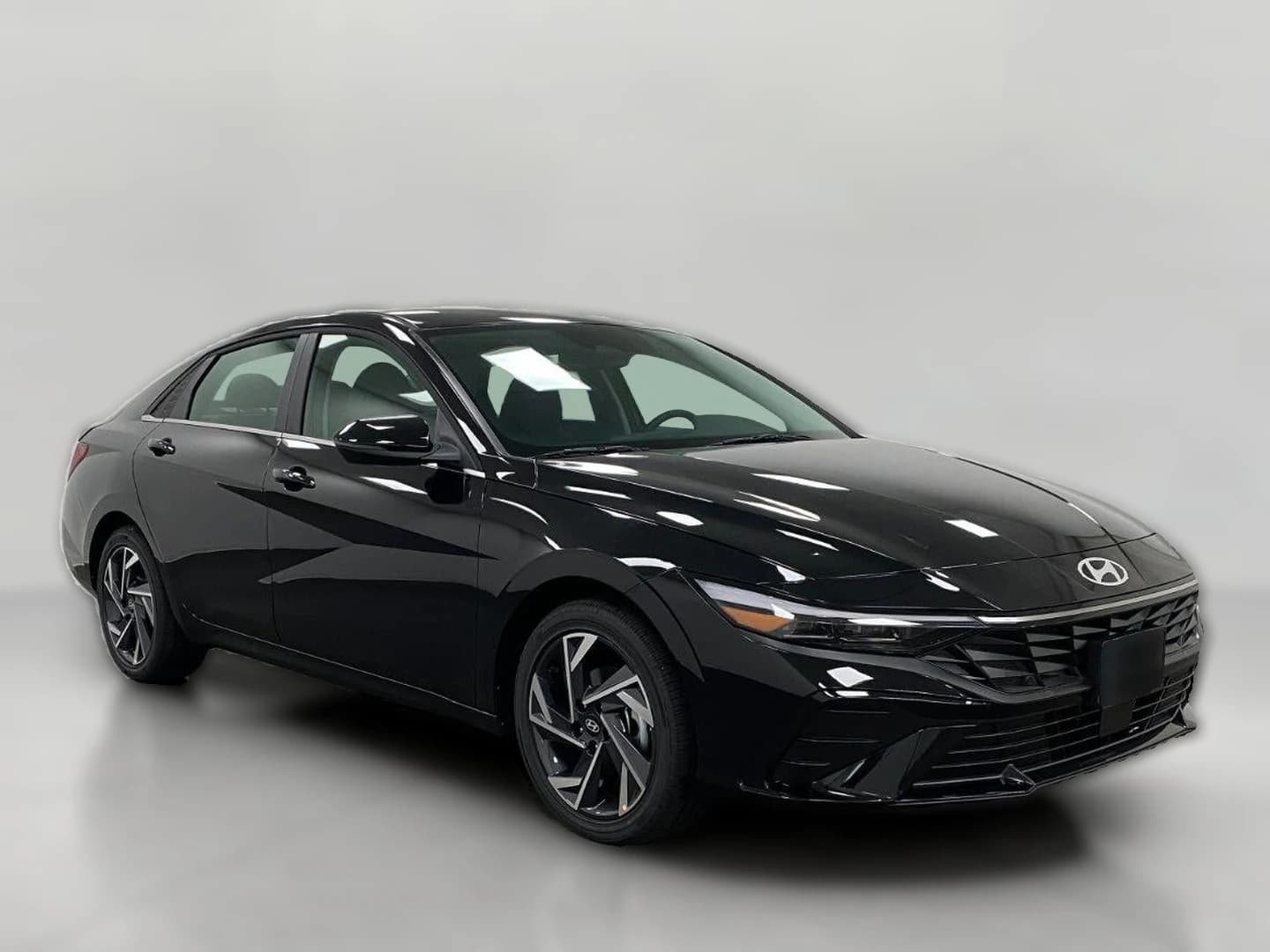 Hyundai Elantra Hybrid Limited Sedan 2026 — side view