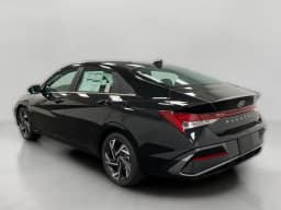 Hyundai Elantra Hybrid Limited Sedan 2026 — side view